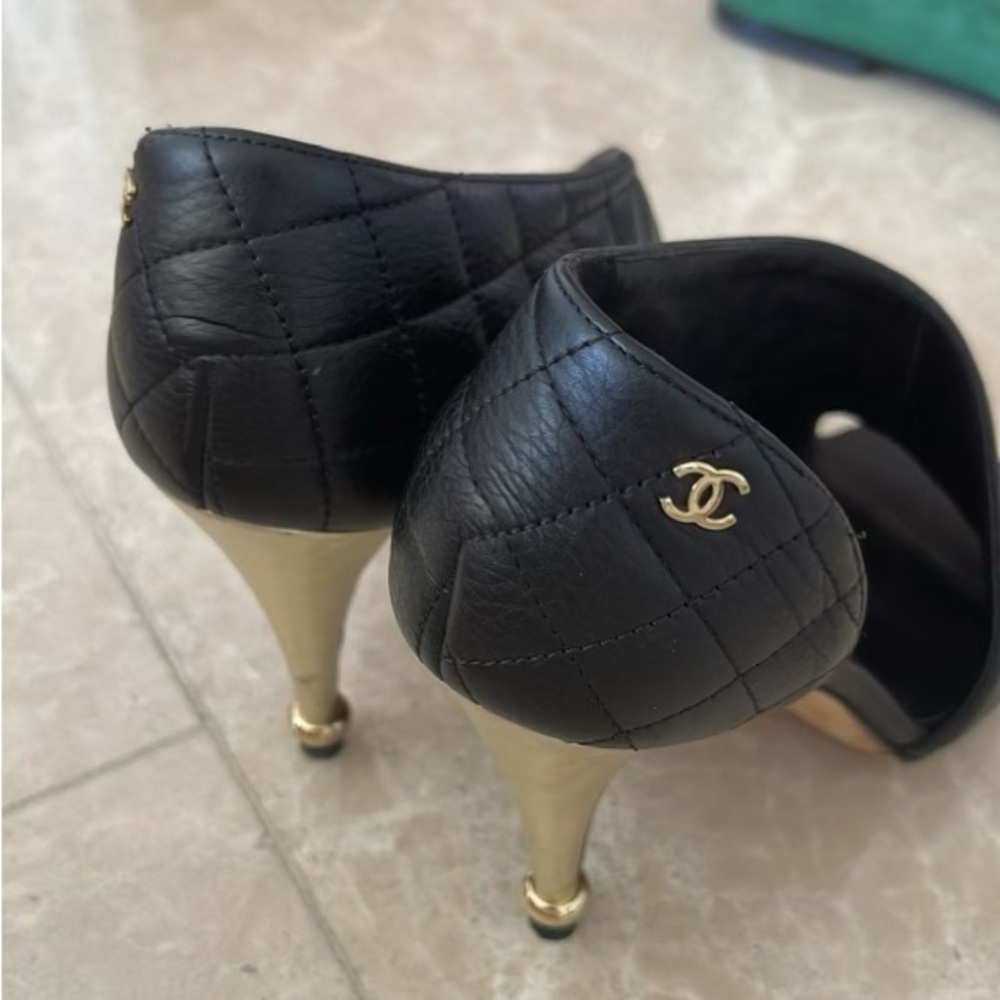CHANEL black quilted open toe D’orsay Pumps